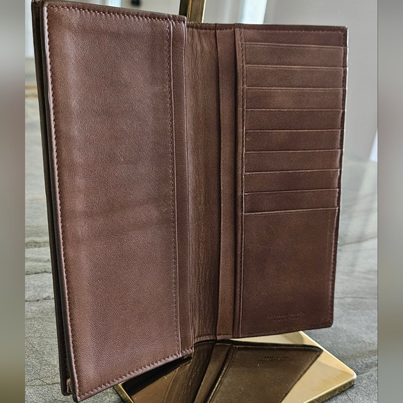 Bottega Veneta Brown Bifold Wallet - Picture 11 of 12